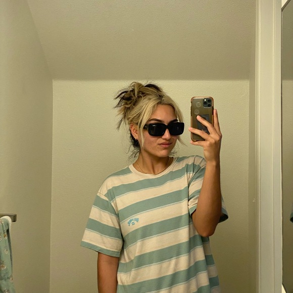 Meet your Posher, Celeste - Picture 11 of 12